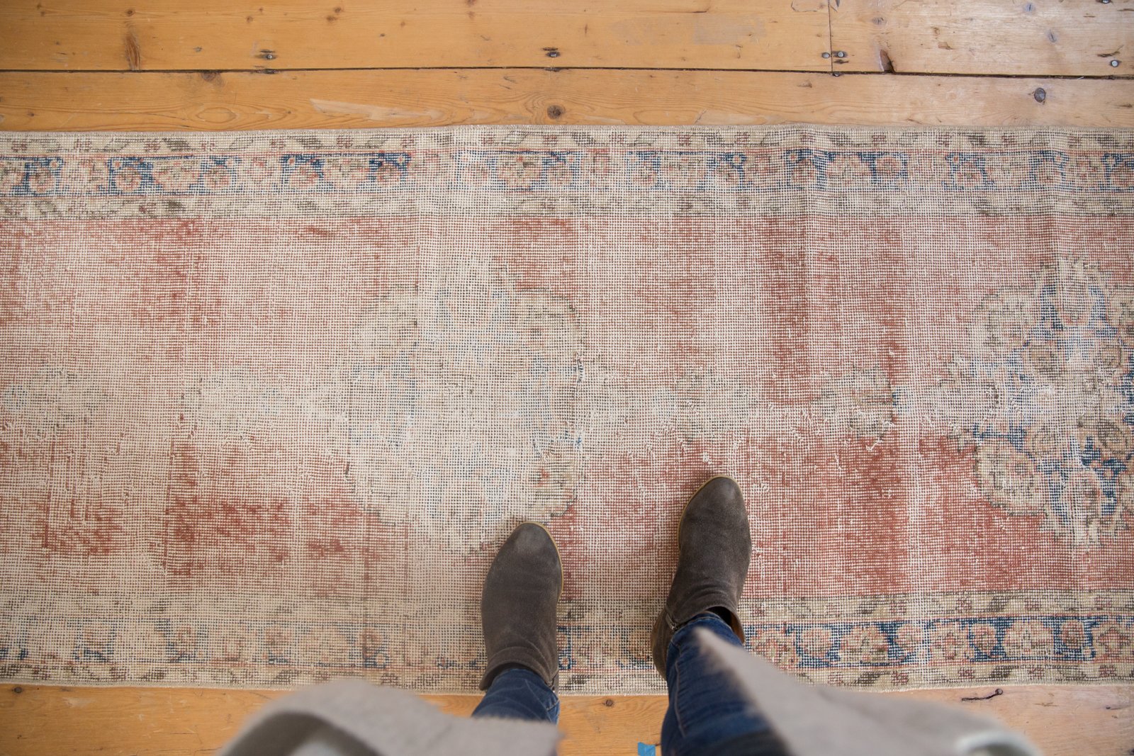 2.5x11 Vintage Distressed Sparta Rug Runner // ONH Item ee003647 Image 1