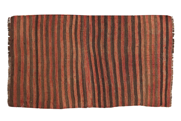 Vintage Turkish Kilim Rug / ONH item ee003652