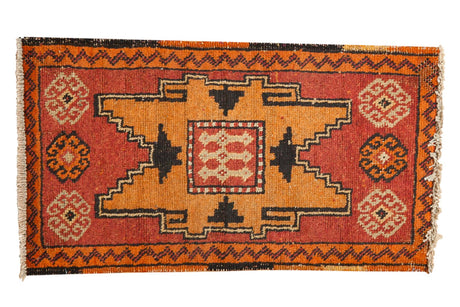 1.5x2.5 Vintage Distressed Oushak Rug Mat // ONH Item ee003673