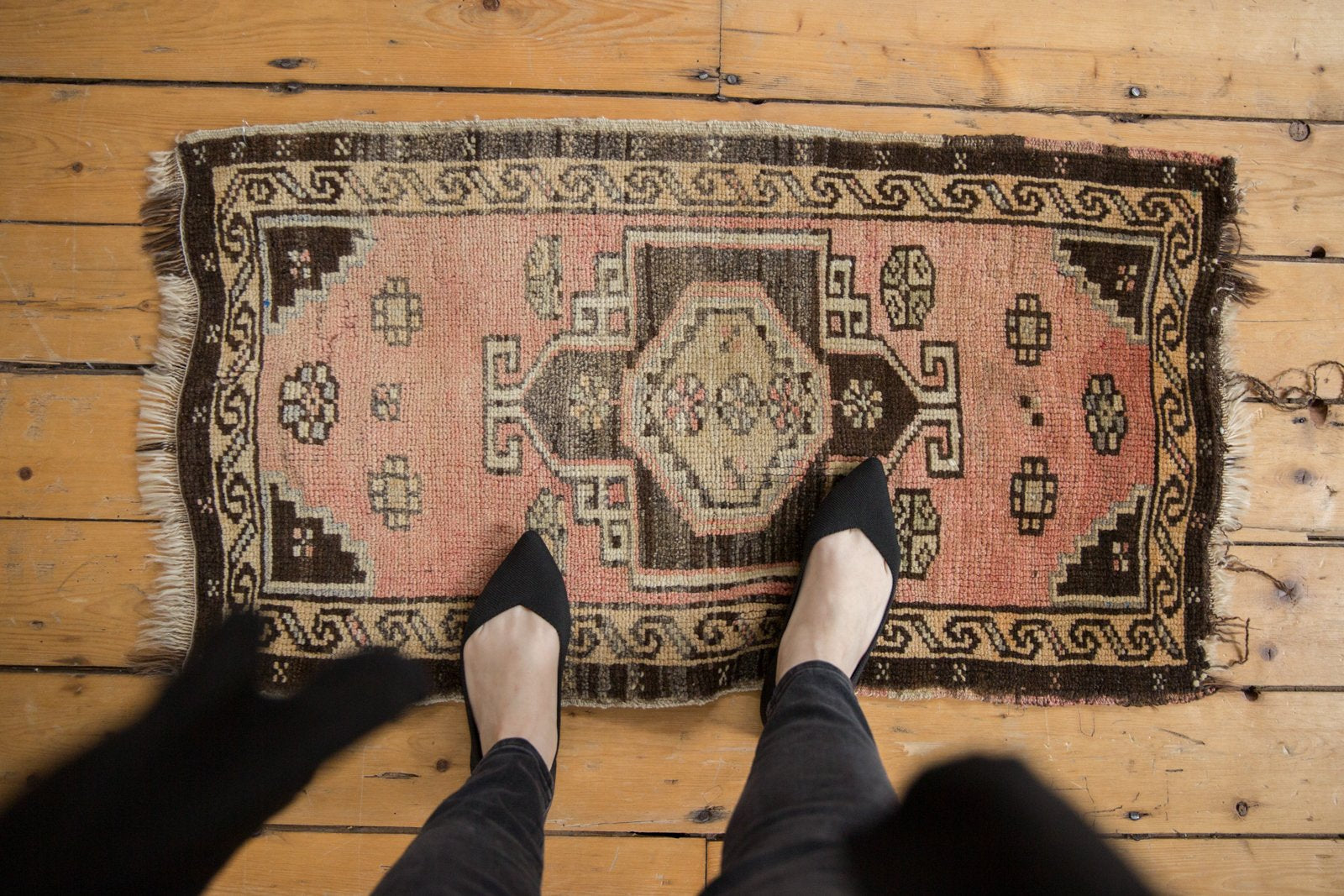 1.5x3.5 Vintage Distressed Oushak Rug Mat Runner // ONH Item ee003676 Image 1