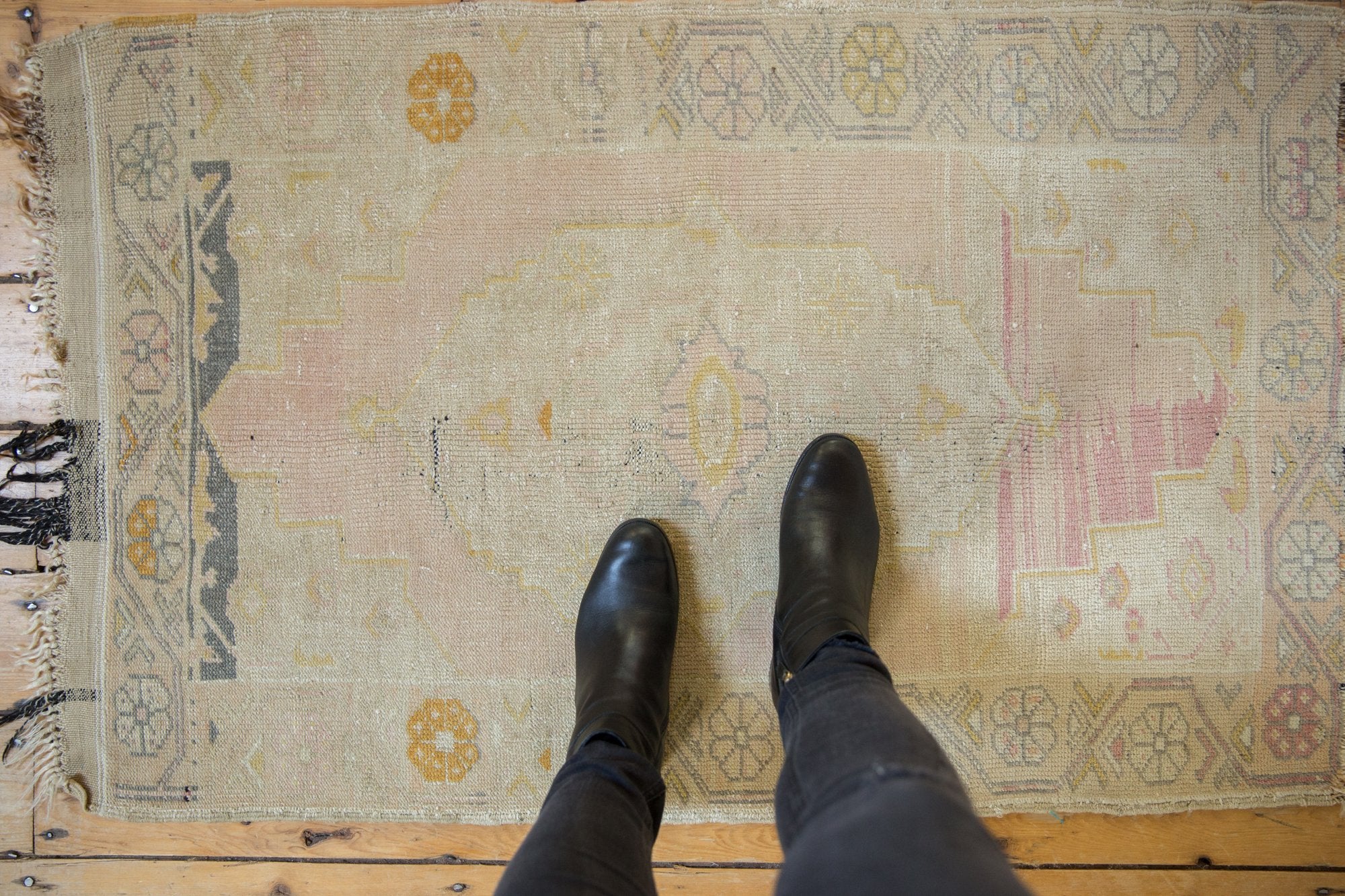 2.5x4 Vintage Distressed Oushak Rug // ONH Item ee003768 Image 1