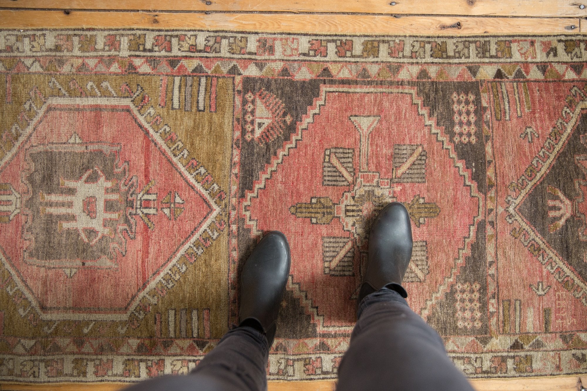 2.5x9 Vintage Distressed Oushak Rug Runner // ONH Item ee003821 Image 1