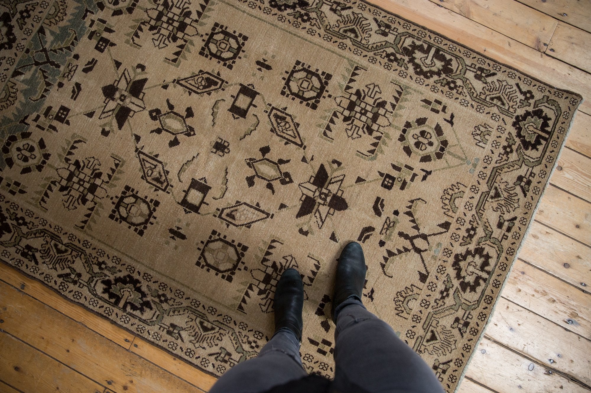 4.5x7 Vintage Distressed Malayer Rug // ONH Item ee003849 Image 1