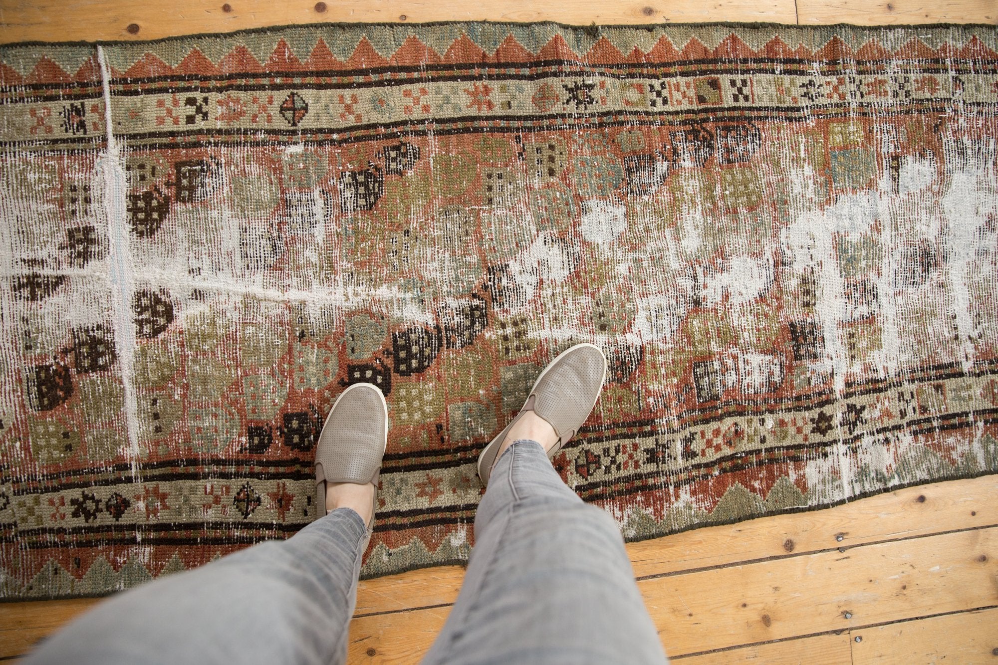 2.5x9 Vintage Distressed Malayer Rug Runner // ONH Item ee003887 Image 1