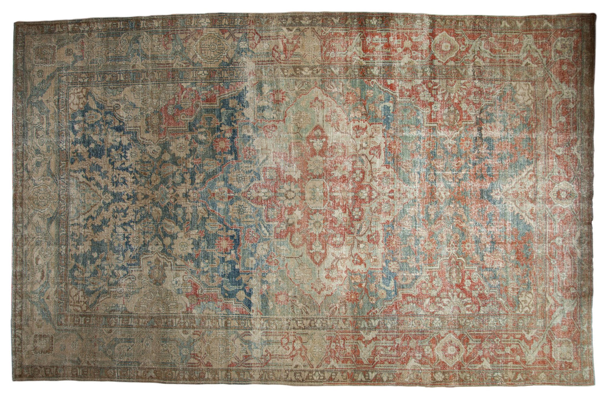 10.5x16.5 Vintage Distressed Heriz Carpet // ONH Item ee003917
