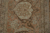 Samovar design elements in the main border showing even wear to the knot heads.