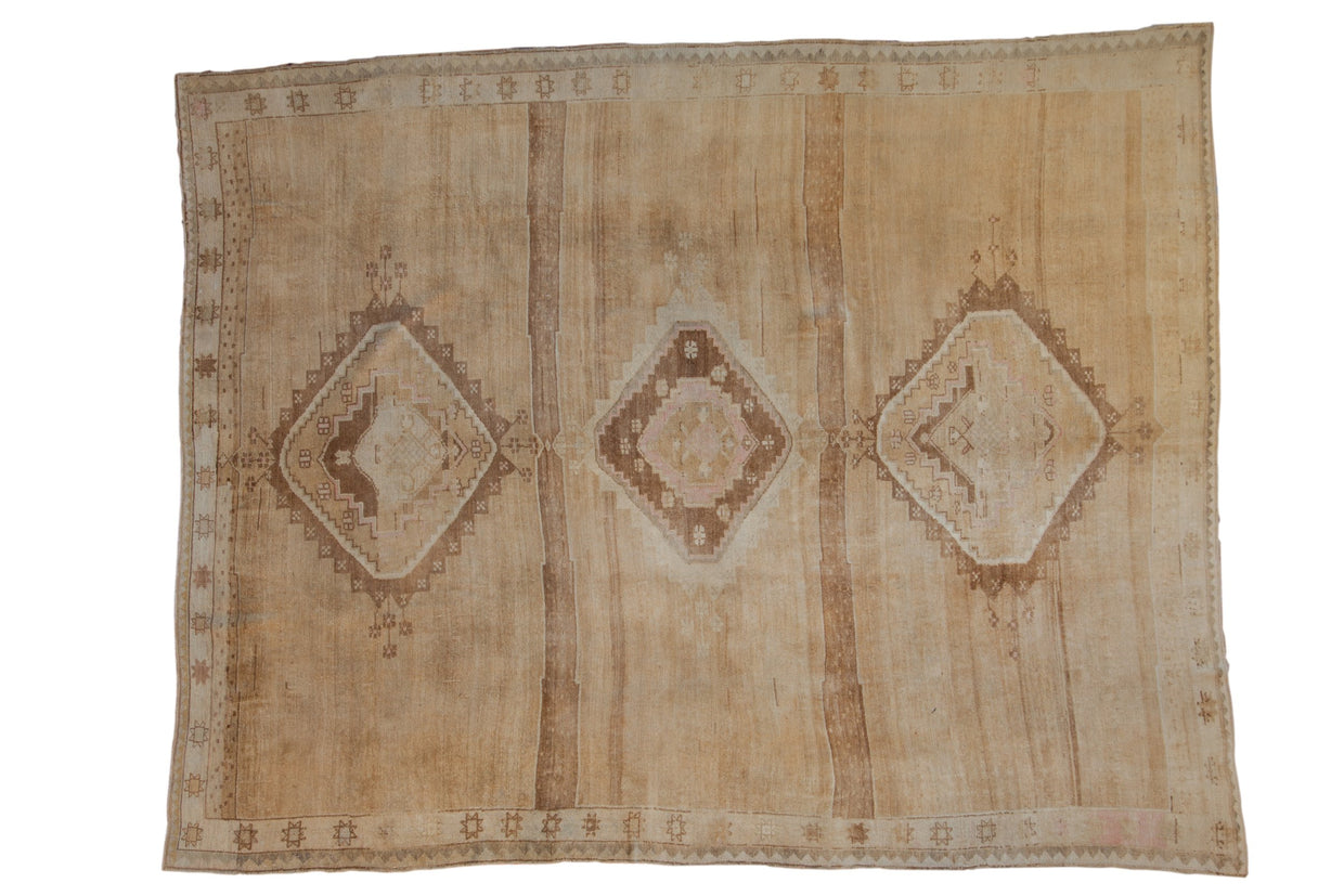 8.5x10.5 Vintage Distressed Oushak Carpet // ONH Item ee004036