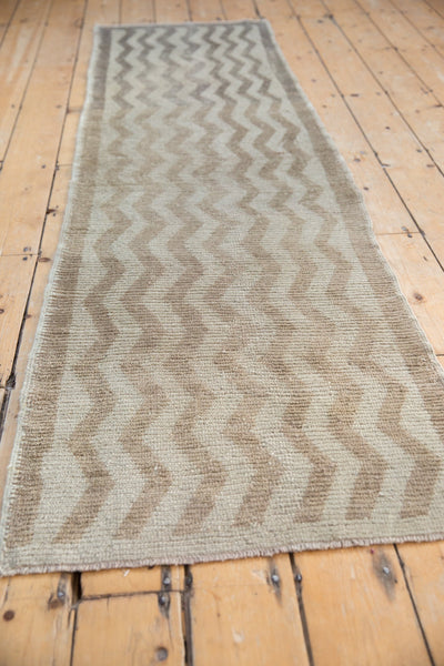 2.5x8 Vintage Distressed Tulu Rug Runner // ONH Item ee004114 Image 6