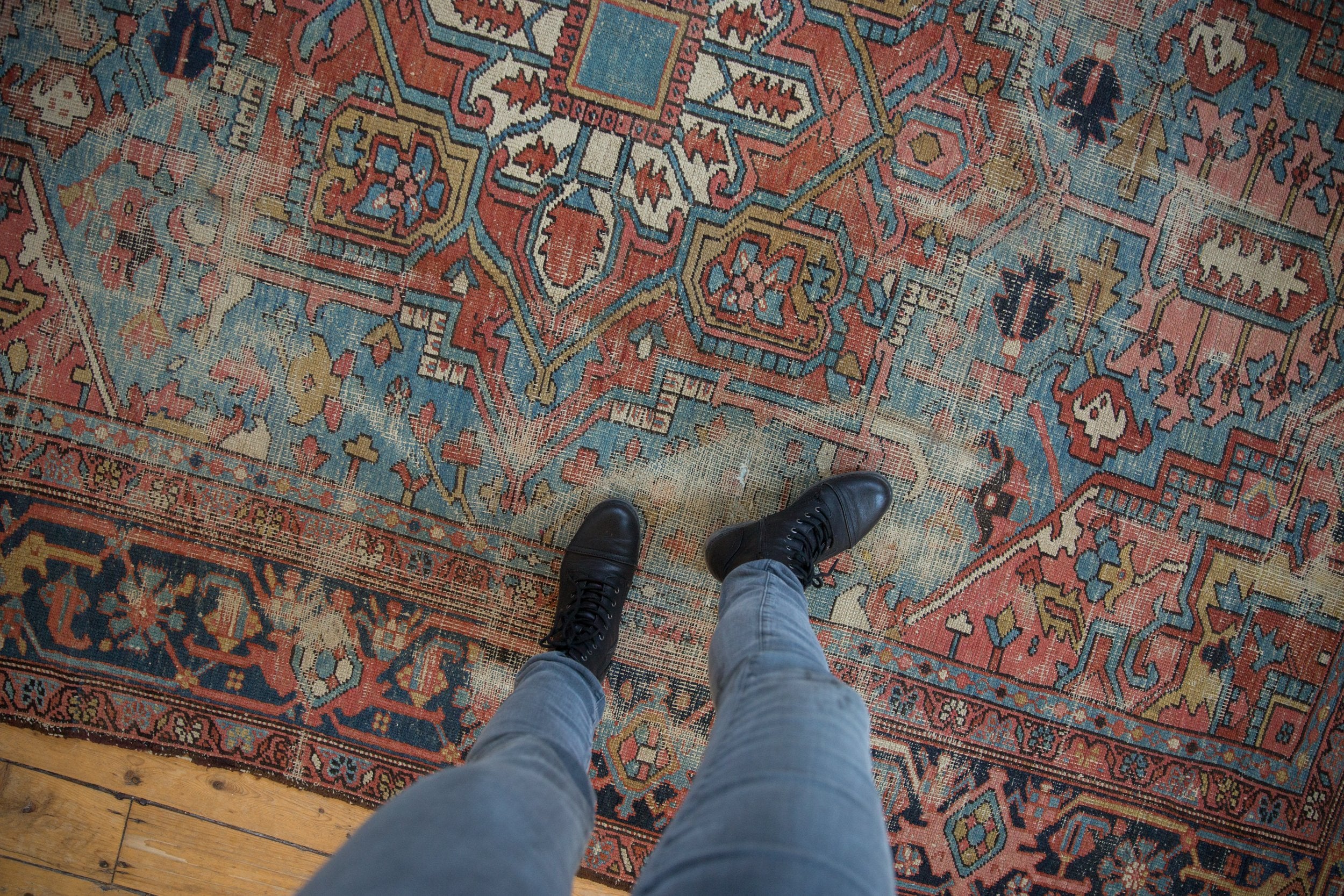 7.5x10 Antique Heriz Carpet // ONH Item ee004136 Image 1