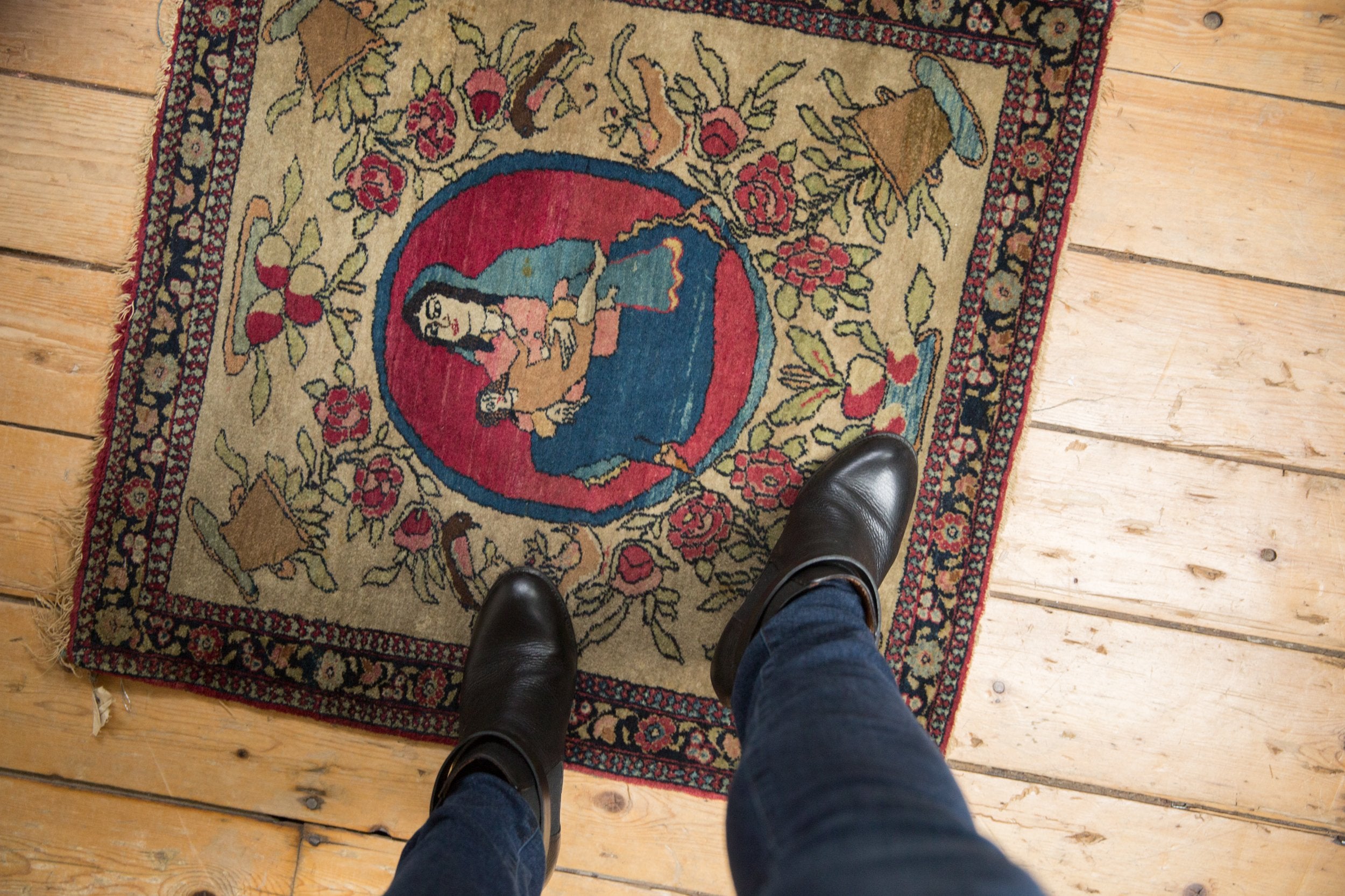 2x2.5 Antique Pictorial Isfahan Square Rug Mat // ONH Item ee004179 Image 1