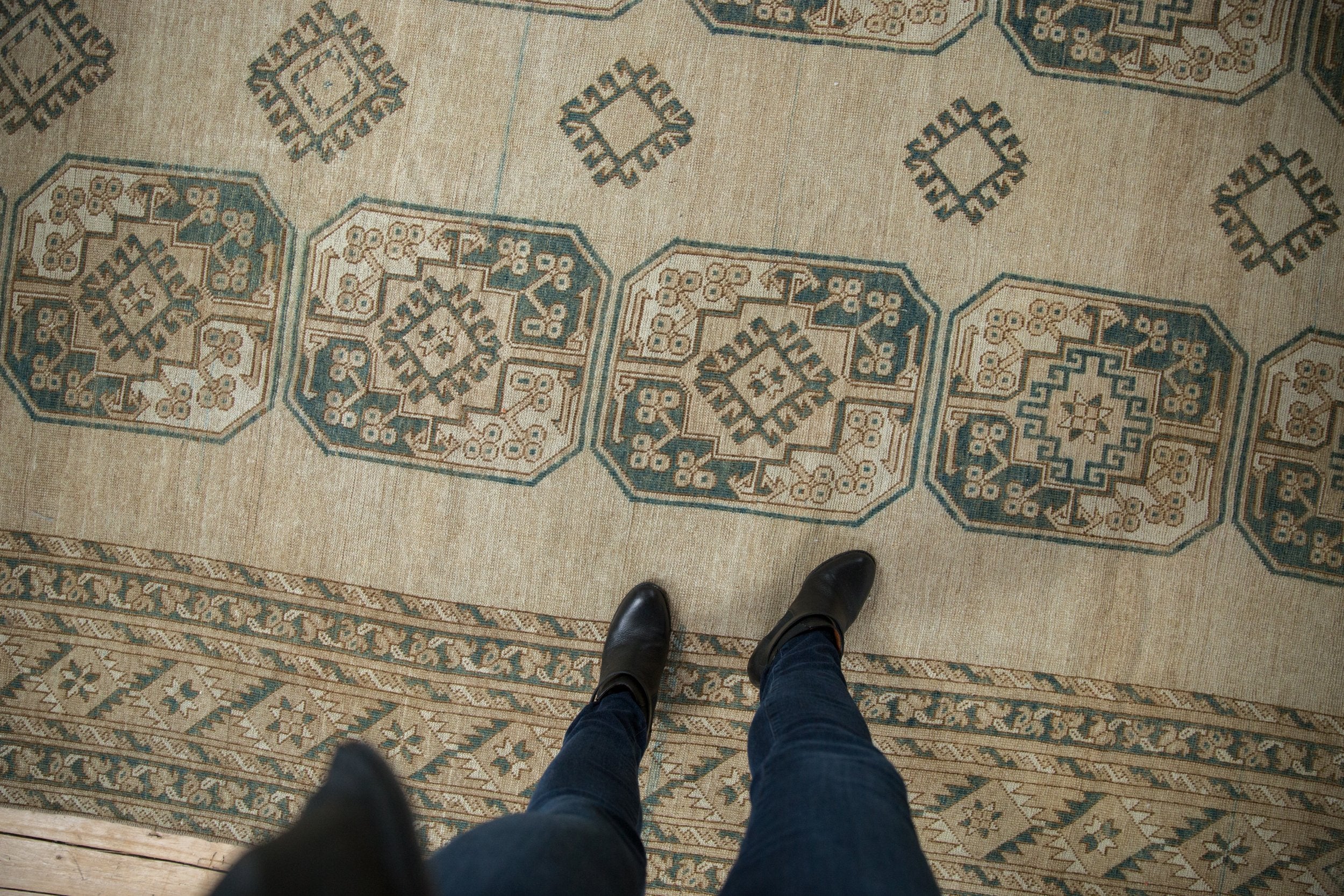 9.5x13.5 Vintage Distressed Ersari Carpet // ONH Item ee004194 Image 1