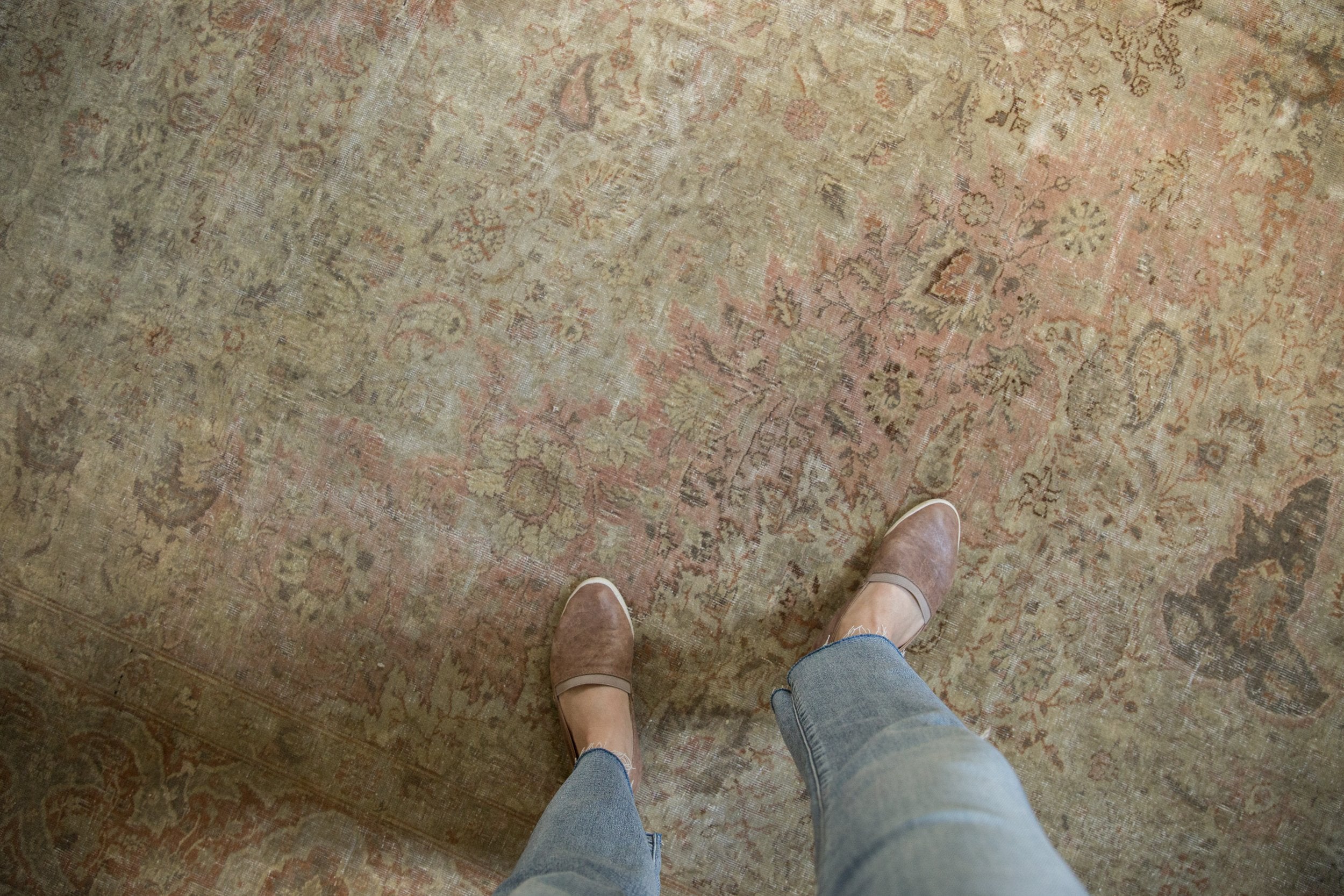 11x15 Vintage Distressed Sivas Carpet // ONH Item ee004209 Image 1