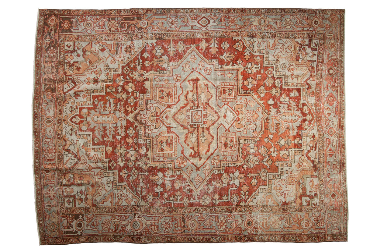 8.5x11 Vintage Distressed Heriz Carpet // ONH Item ee004213