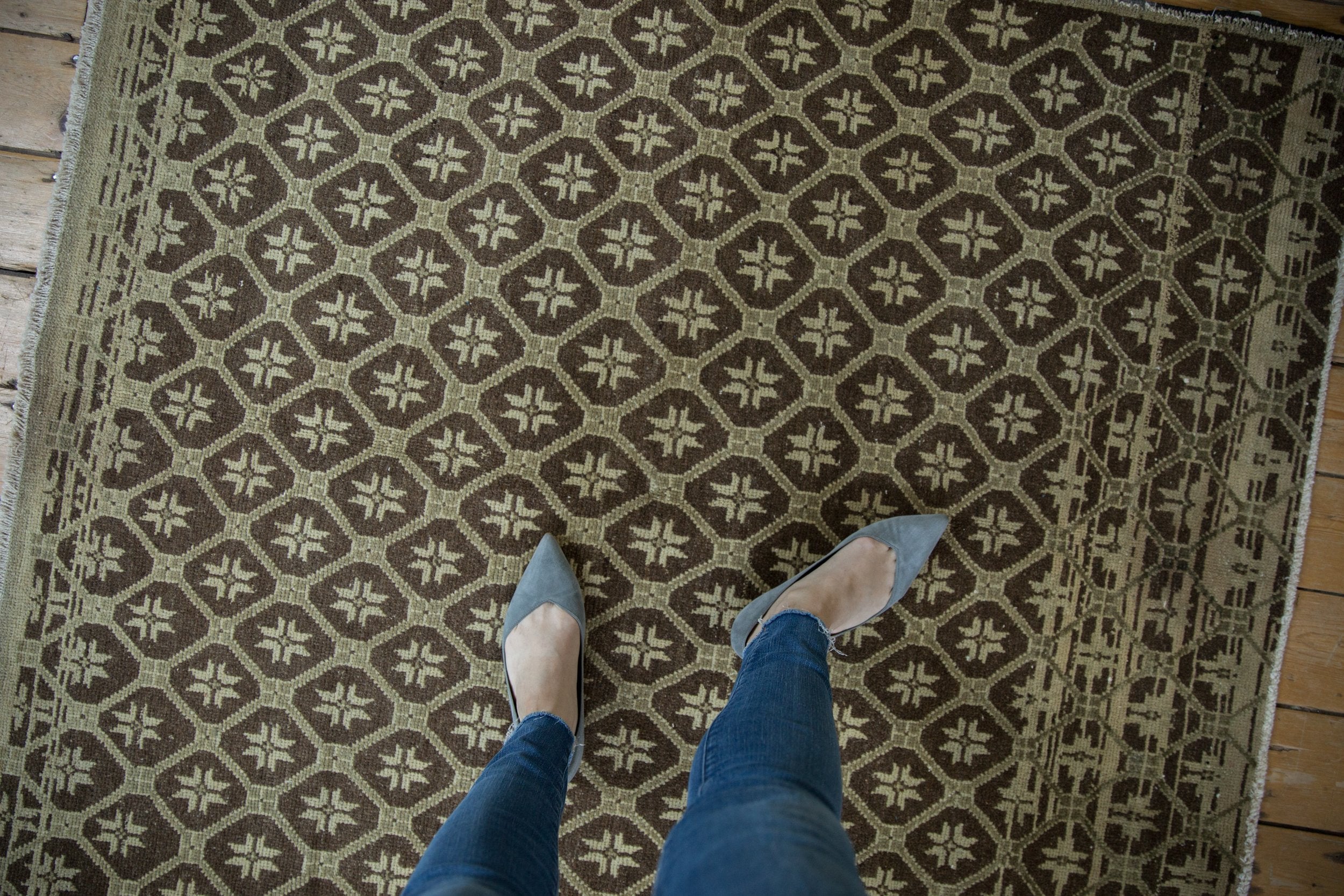 4.5x5 Vintage Distressed Fragment Oushak Square Rug // ONH Item ee004269 Image 1