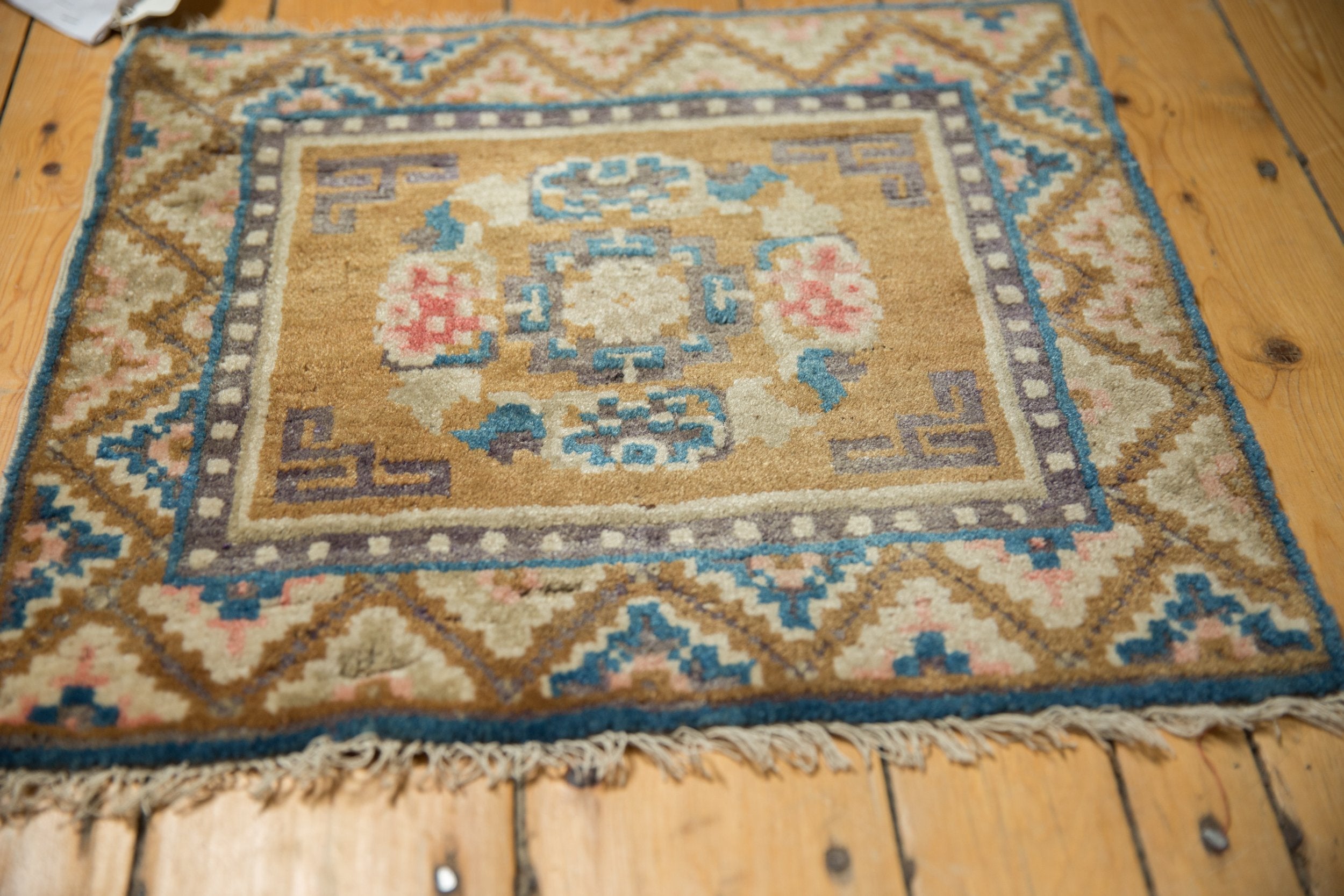 1.5x2 Vintage Distressed Ningxia Square Rug Mat // ONH Item ee004323 Image 1