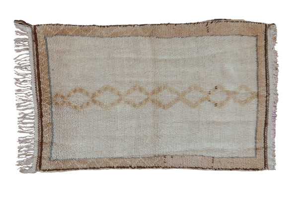 2.5x4.5 Vintage Moroccan Rug // ONH Item ee004374