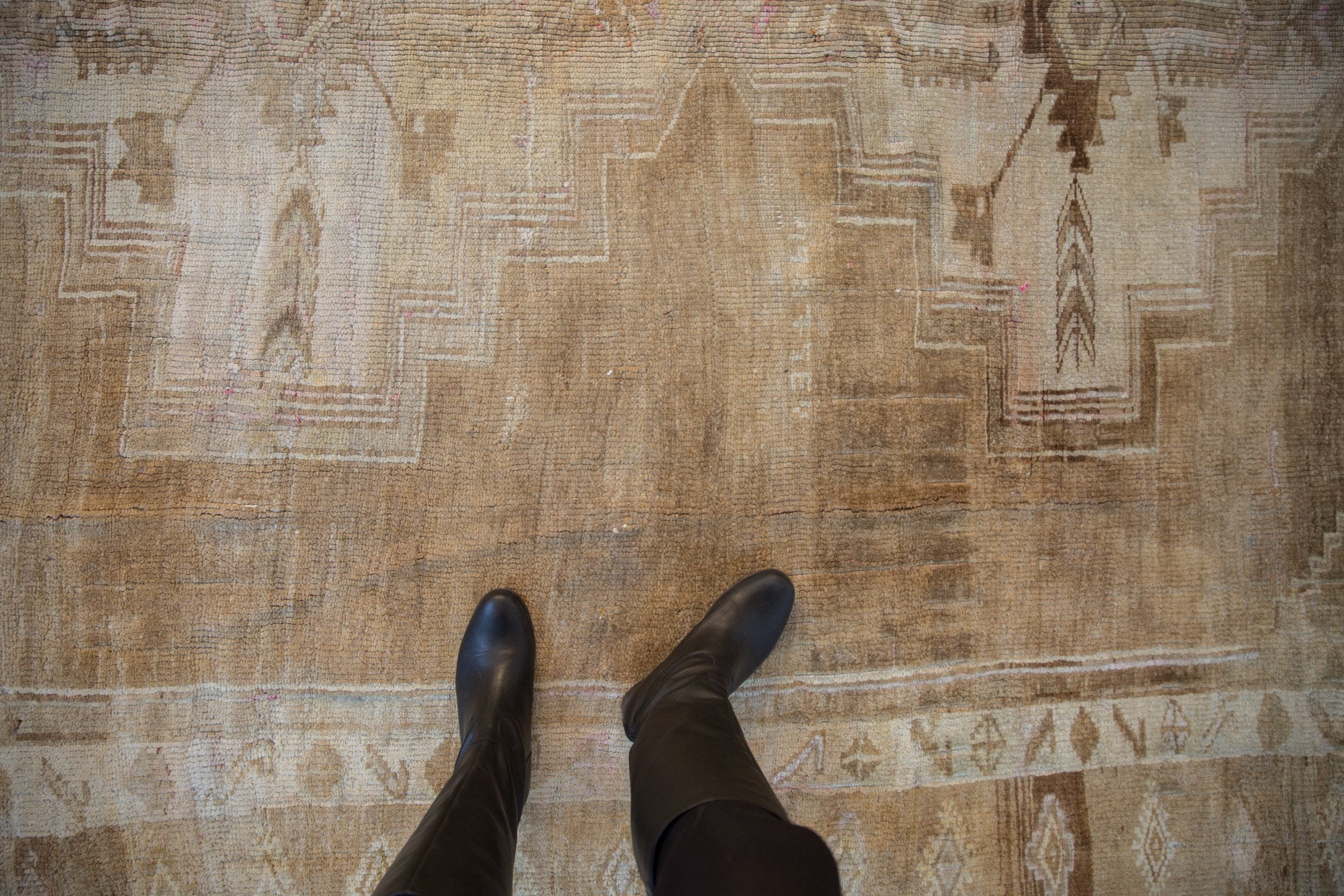 8x11 Vintage Distressed Kars Carpet // ONH Item ee004391 Image 1