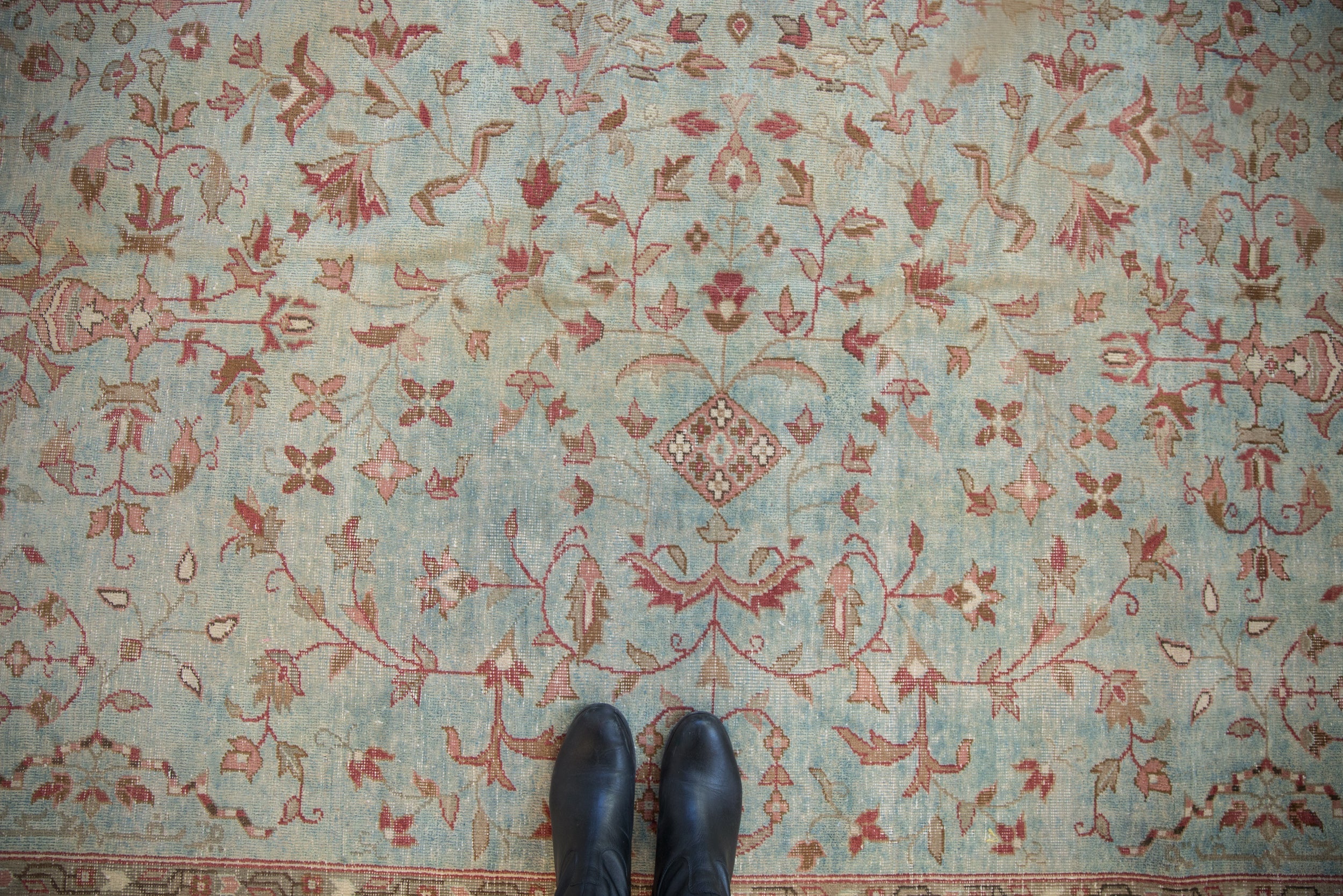 11.5x17 Vintage Distressed Mahal Carpet // ONH Item ee004406 Image 1