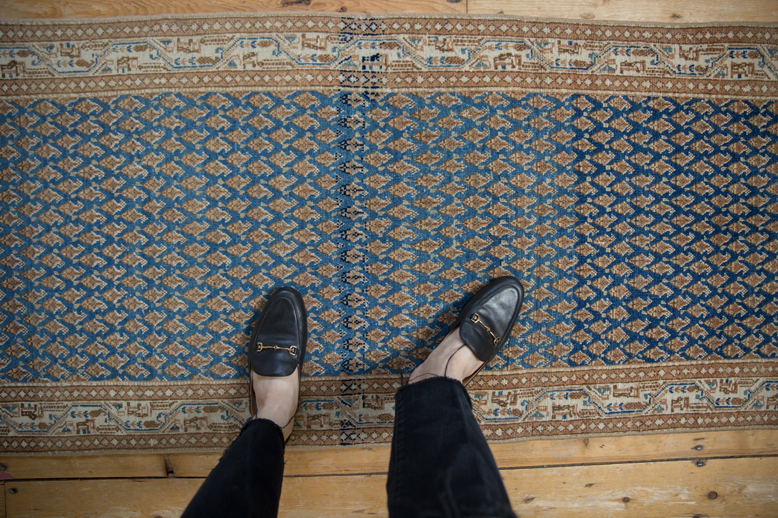 2.5x20.5 Vintage Distressed Mir Sarouk Rug Runner // ONH Item ee004461