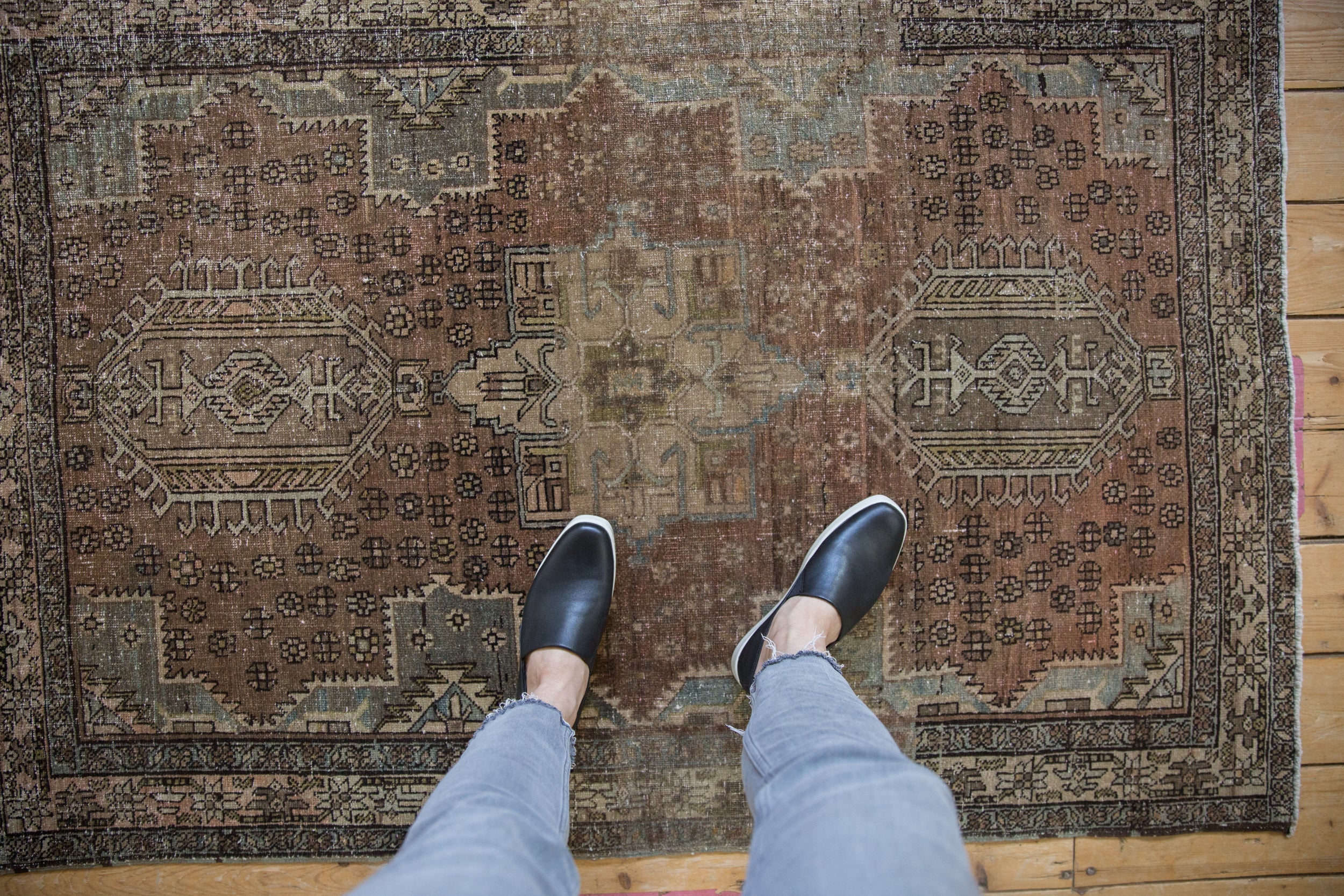 3.5x5.5 Vintage Fine Distressed Karaja Rug // ONH Item ee004500 Image 1