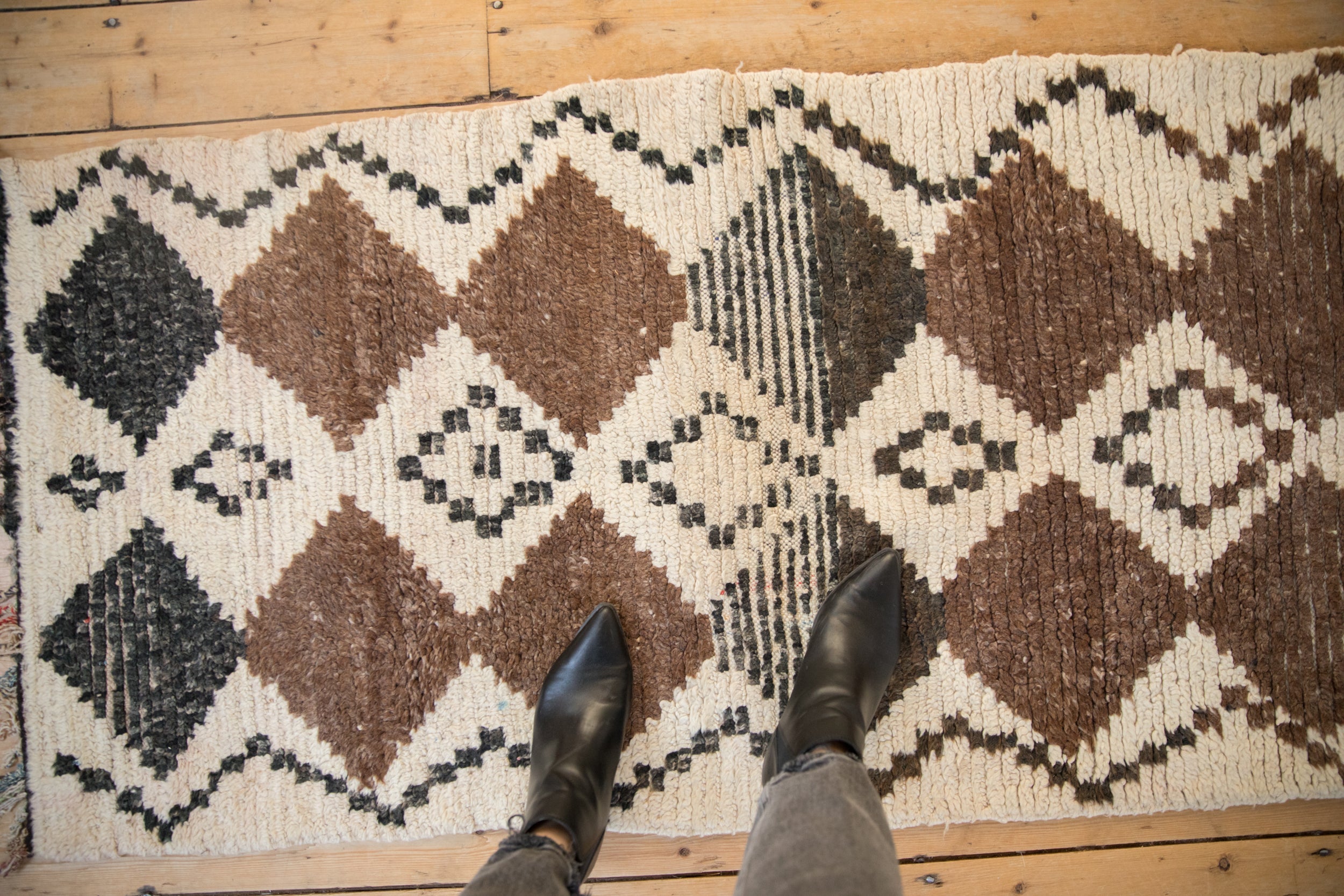 2.5x5.5 Vintage Fragment Moroccan Rug Runner // ONH Item ee004531 Image 1