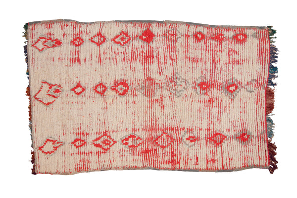 5.5x8.5 Vintage Moroccan Carpet // ONH Item ee004533