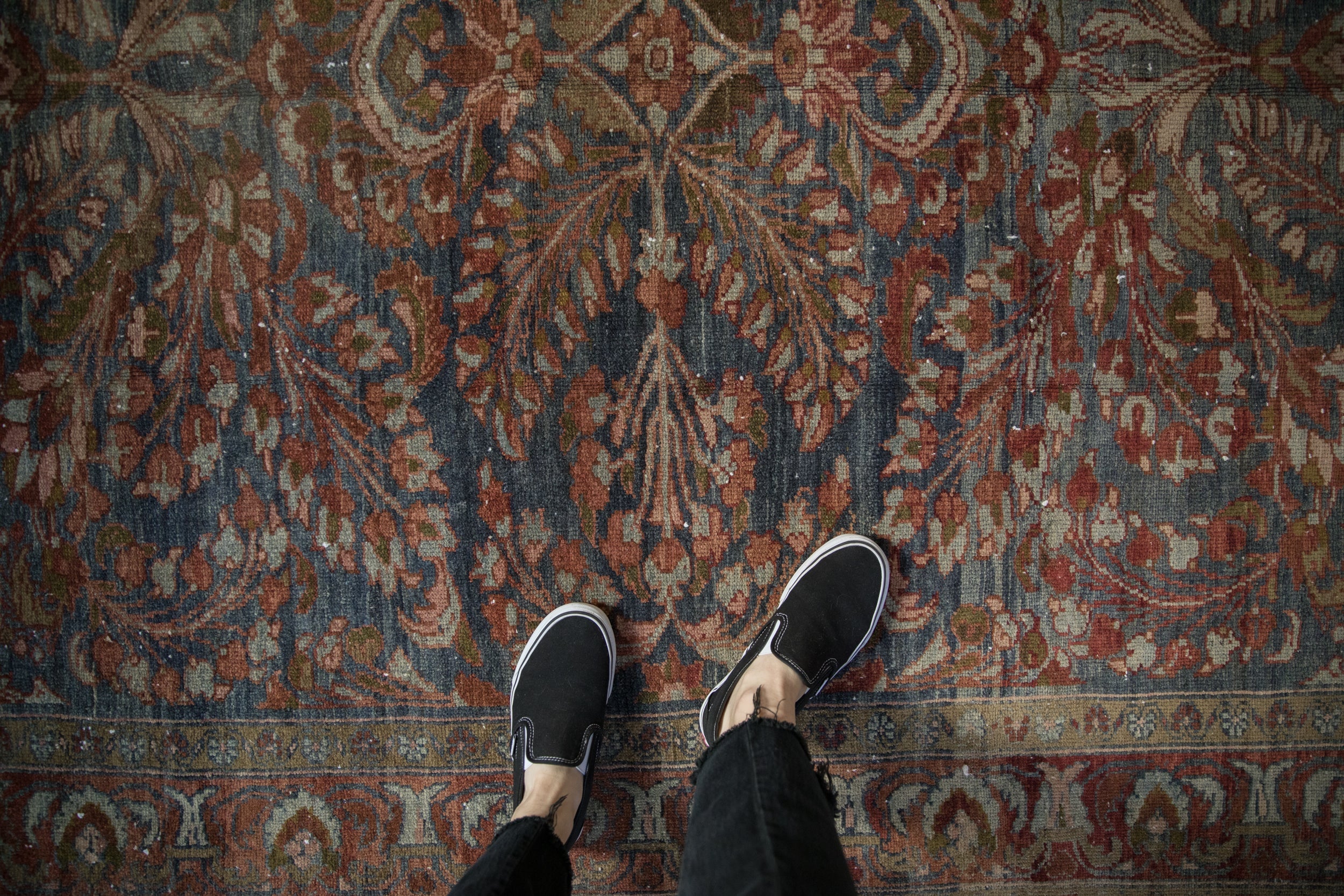 6x8.5 Vintage Distressed Lilihan Carpet // ONH Item ee004544 Image 1