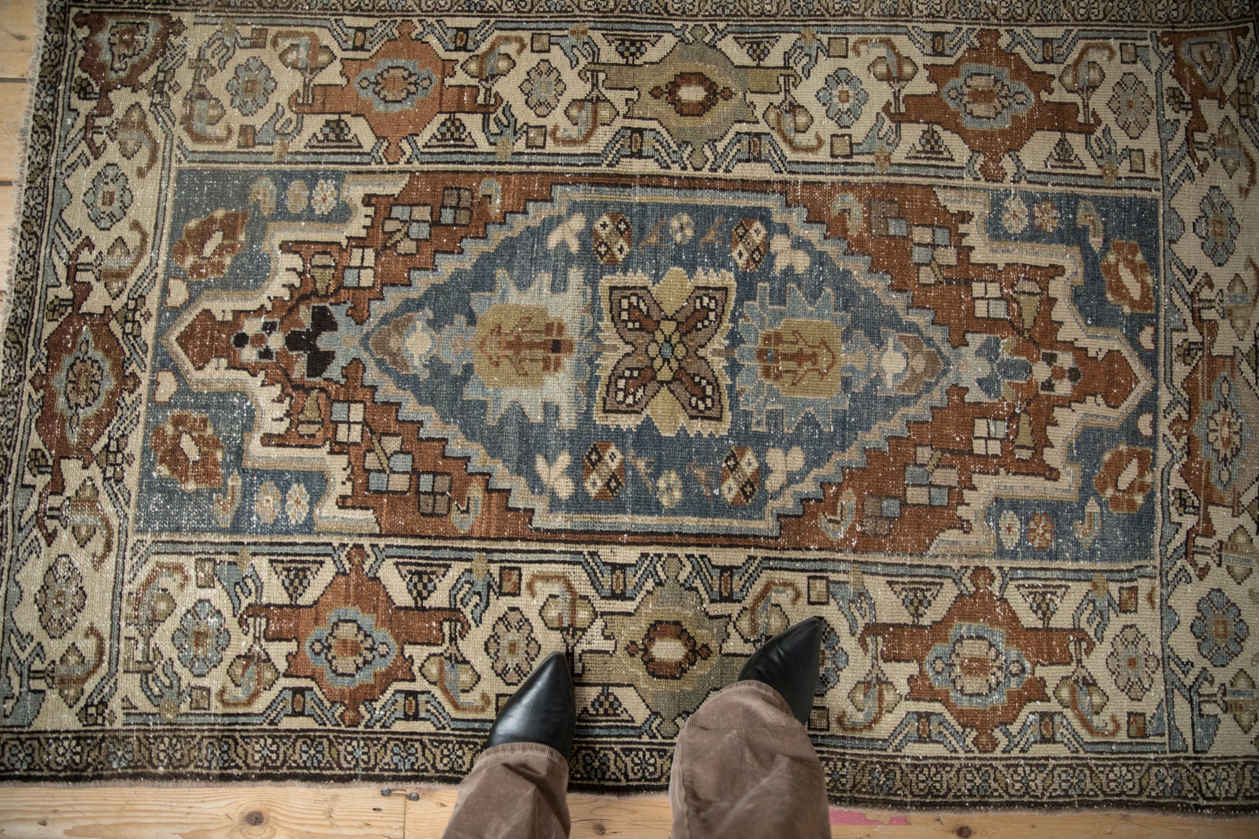 3.5x5.5 Vintage Distressed Hamadan Rug // ONH Item ee004558 Image 1