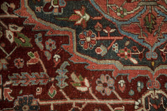 Vintage Distressed Heriz Carpet // ONH Item: ee004627, Image 2