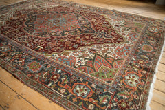 Vintage Distressed Heriz Carpet // ONH Item: ee004627, Image 4