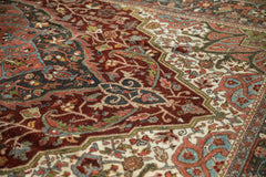 Vintage Distressed Heriz Carpet // ONH Item: ee004627, Image 5