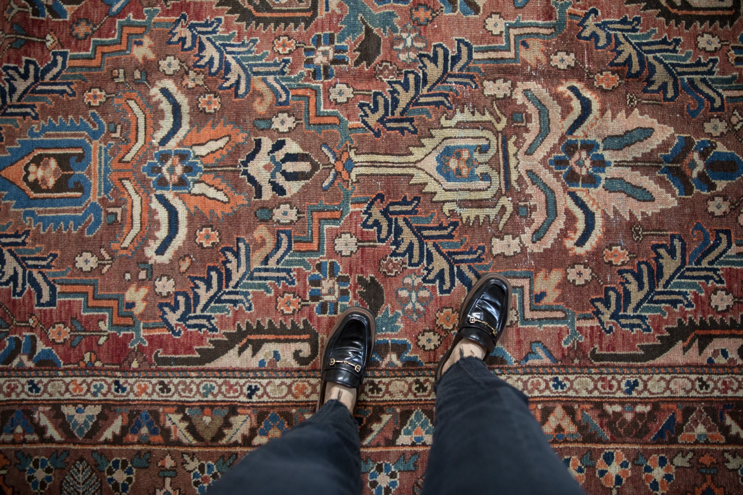 Vintage Baktiari Carpet // ONH Item: ee004639, Image 1