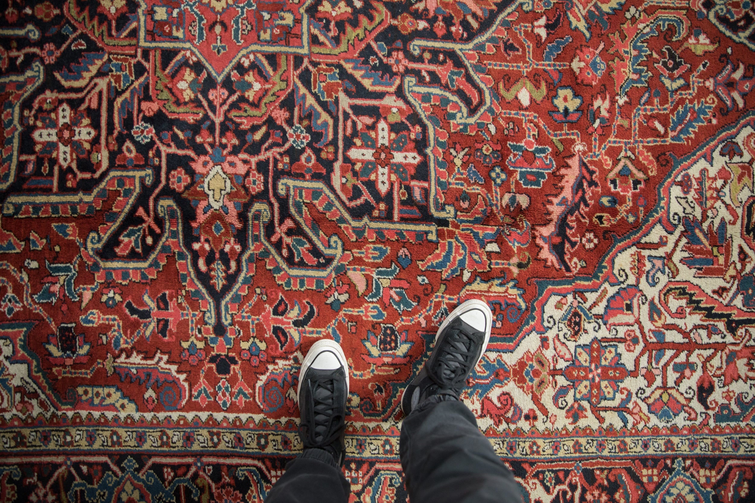 Vintage Ahar Carpet // ONH Item: ee004644, Image 1