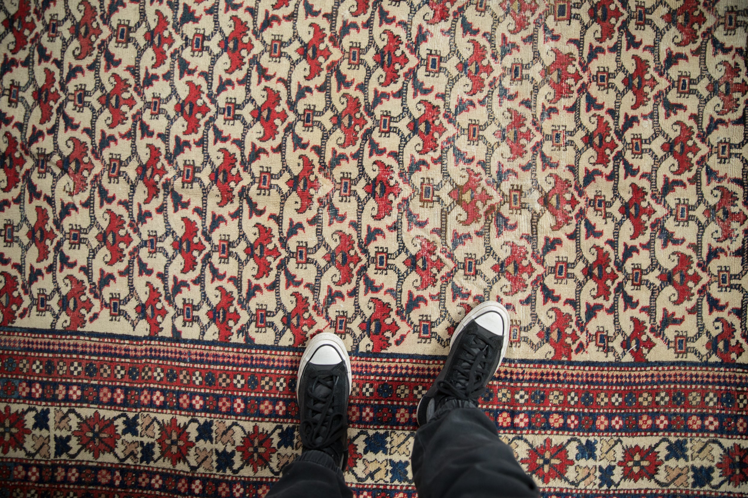 Vintage Baktiari Carpet // ONH Item: ee004647, Image 1