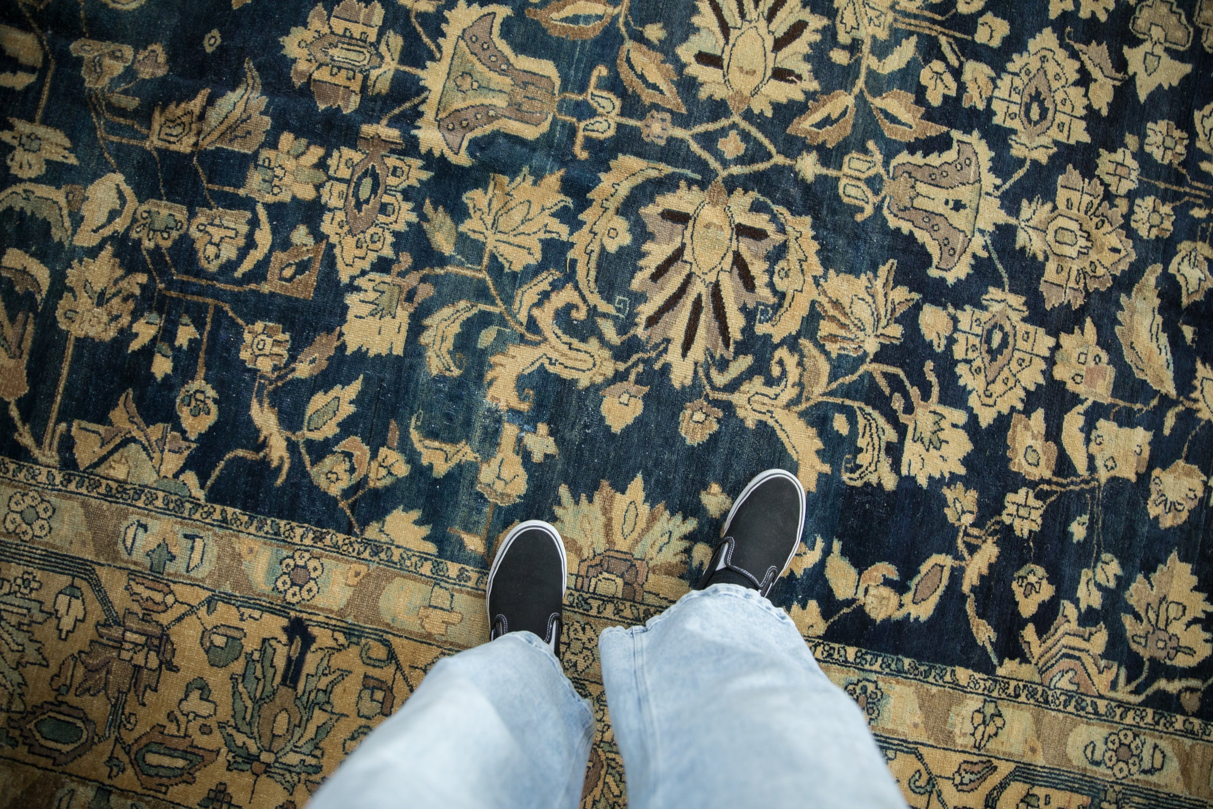 Vintage Distressed Tea Washed Lilihan Carpet // ONH Item: ee004649, Image 1