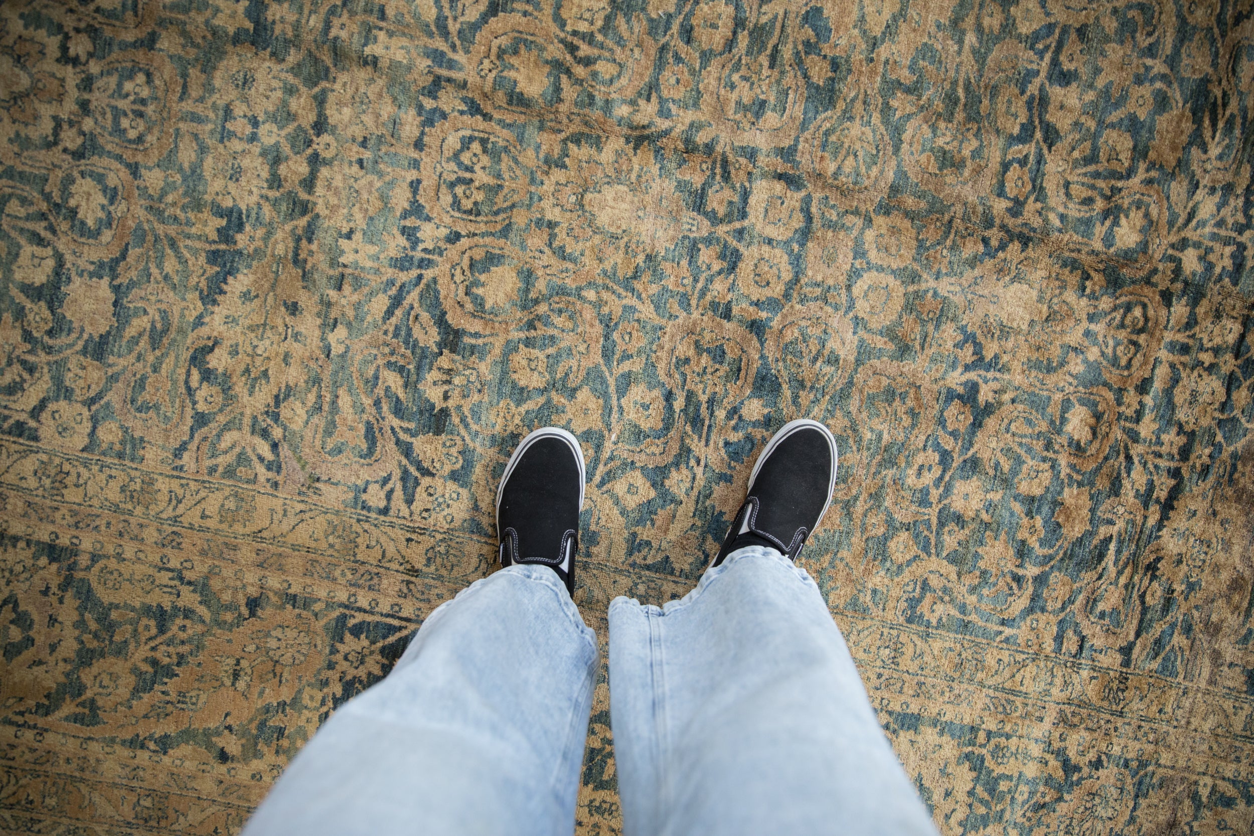 Vintage Distressed Tea Washed Meshed Carpet // ONH Item: ee004652, Image 1