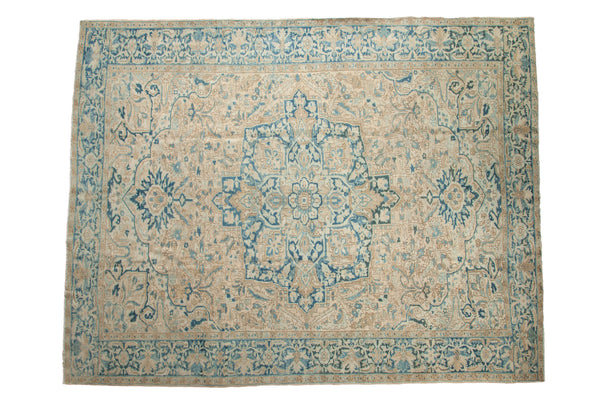 Vintage Distressed Heriz Carpet // ONH Item: ee004663