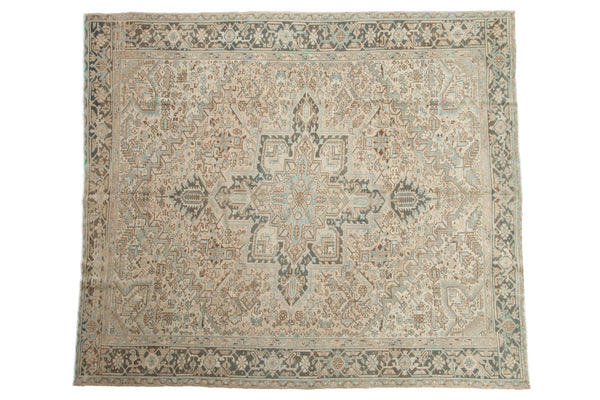 Vintage Distressed Heriz Carpet // ONH Item: ee004664