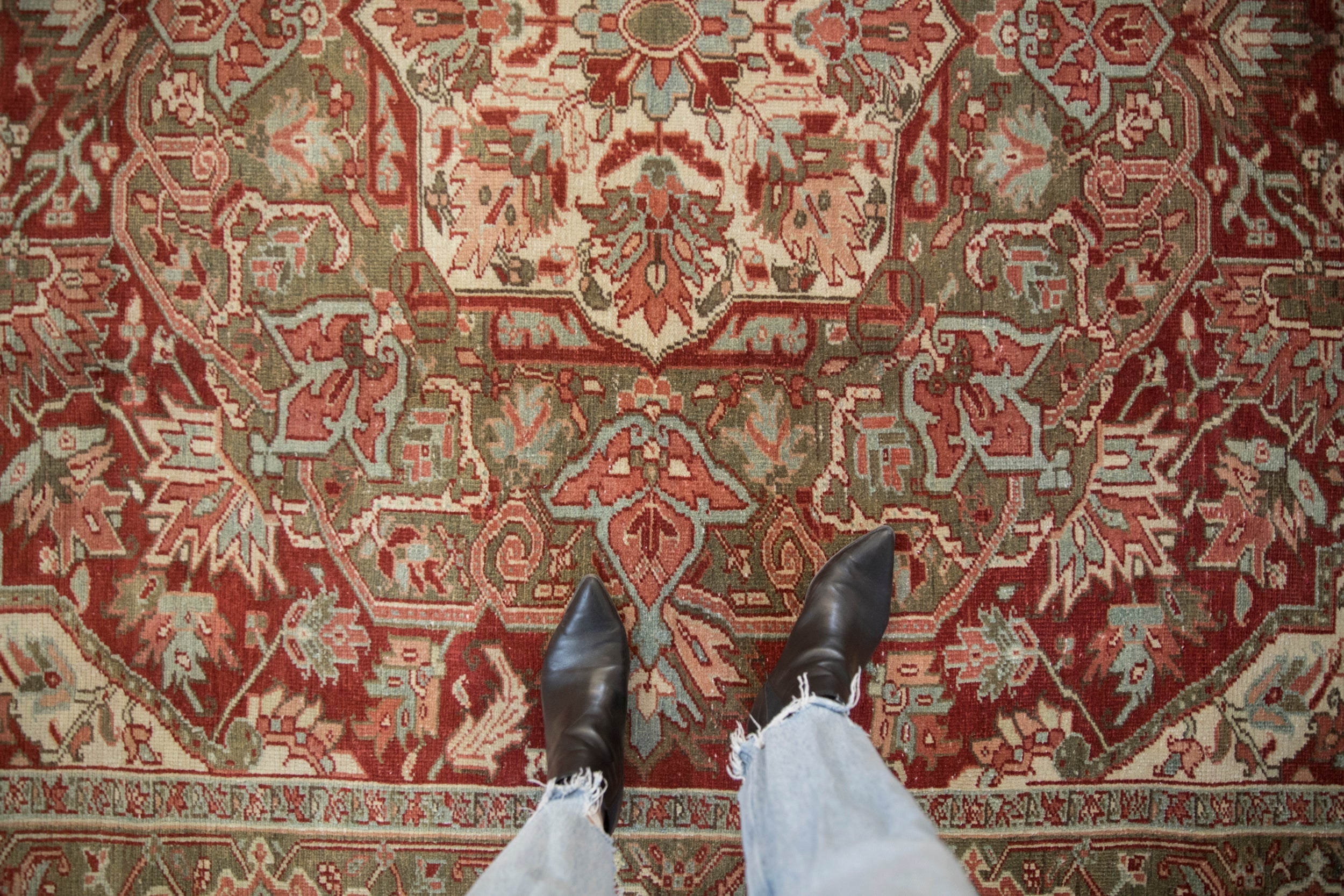 Vintage Distressed Heriz Carpet // ONH Item: ee004667, Image 1