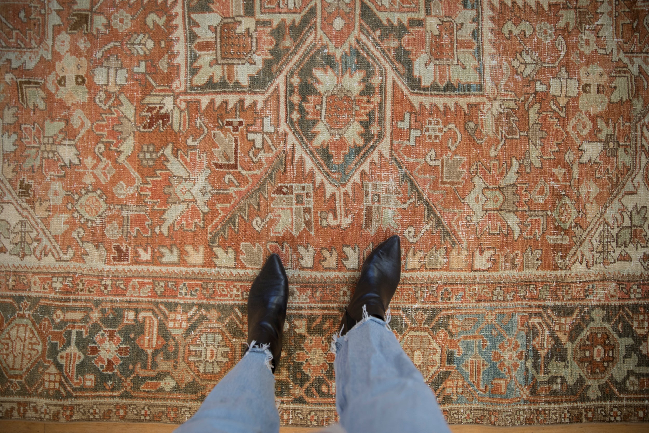 Vintage Heriz Carpet // ONH Item: ee004670, Image 1