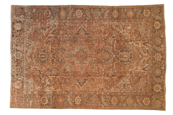 Vintage Distressed Heriz Carpet // ONH Item: ee004675