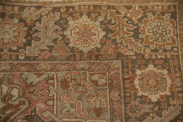 Vintage Distressed Heriz Carpet // ONH Item: ee004675, Image 3
