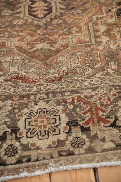 Vintage Distressed Heriz Carpet // ONH Item: ee004675, Image 12