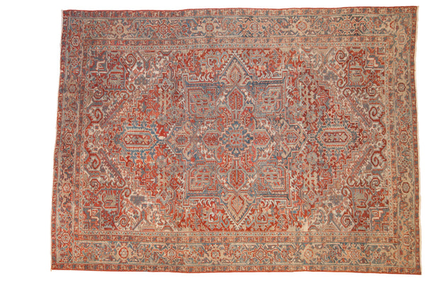 Vintage Distressed Heriz Carpet // ONH Item: ee004680