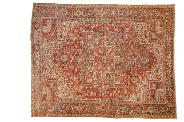 Vintage Distressed Heriz Carpet // ONH Item: ee004681