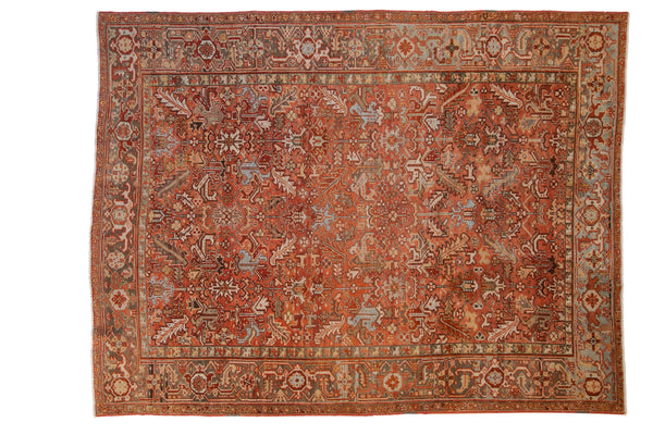Vintage Distressed Heriz Carpet // ONH Item: ee004685