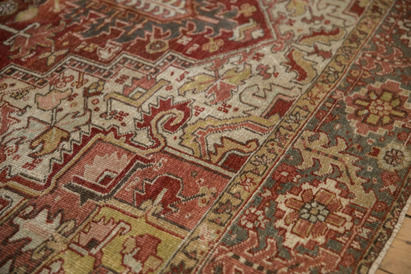Vintage Distressed Heriz Carpet // ONH Item: ee004687, Image 4