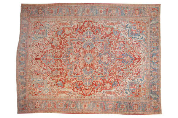 Vintage Distressed Heriz Carpet // ONH Item: ee004694