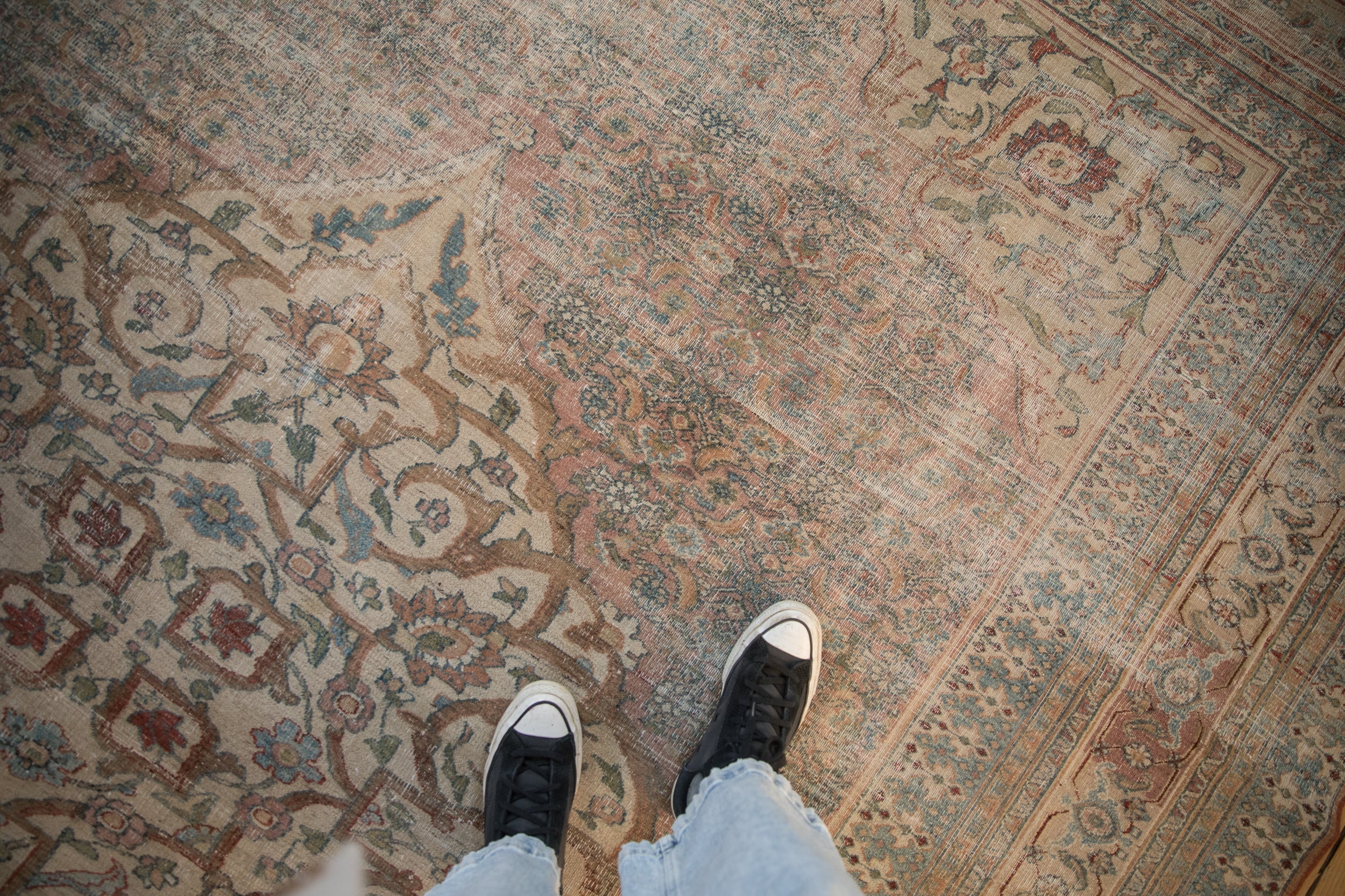 Antique Fine Distressed Doroksh Carpet // ONH Item: ee004741, Image 1