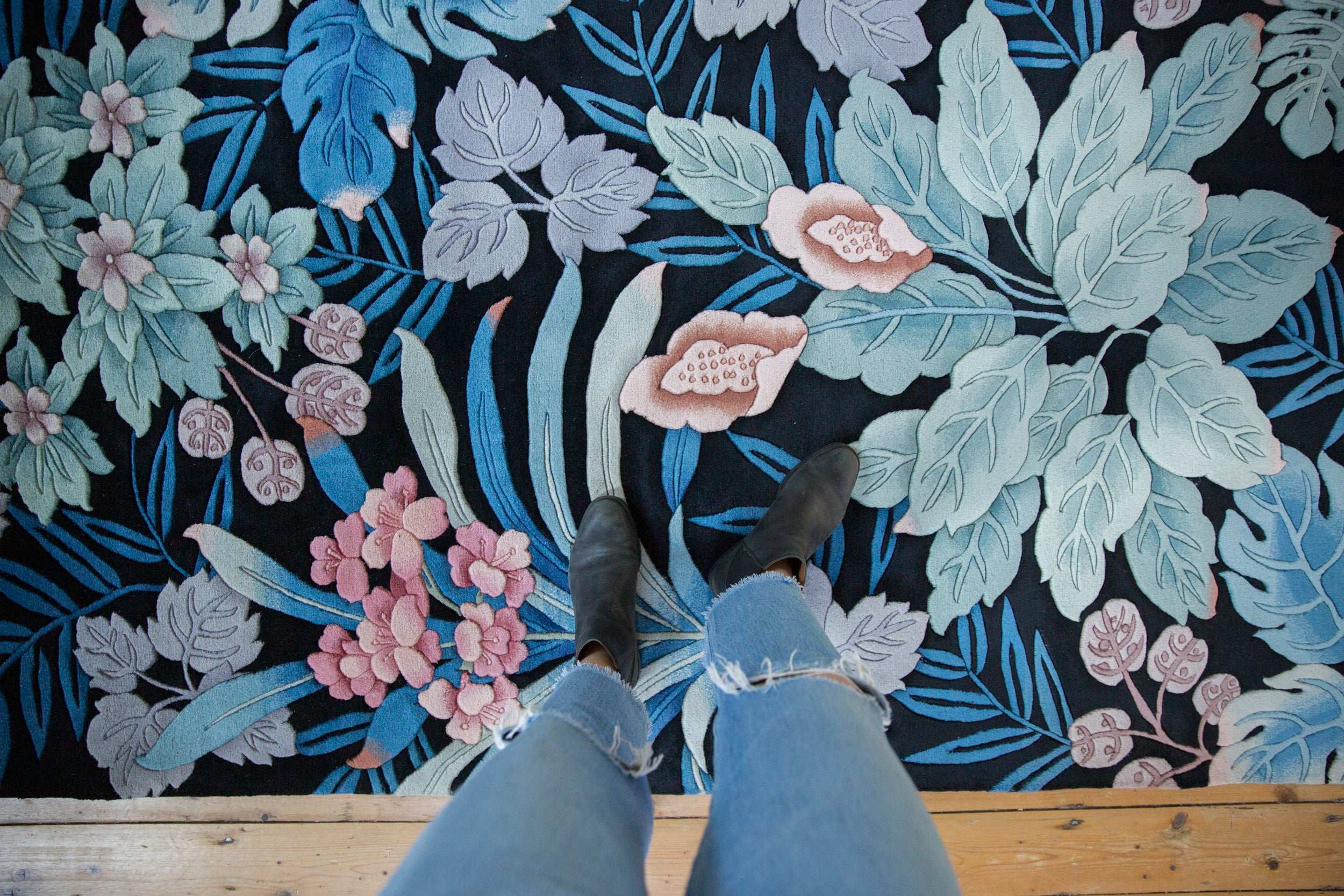 RESERVED 8x10 Vintage Jungle Carpet // ONH Item mc001464 Image 1